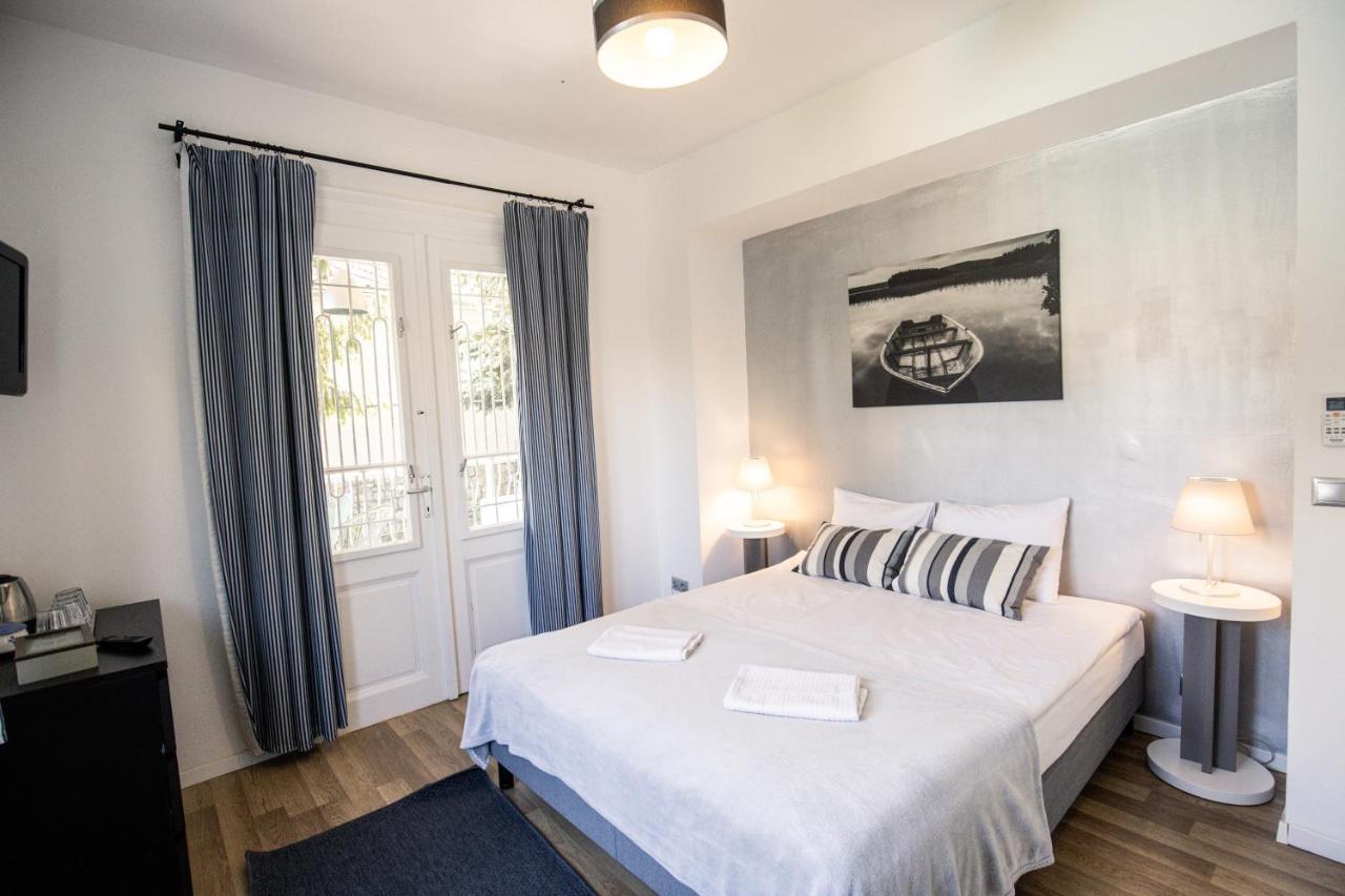 Manor Apartments, Csopak Zewnętrze zdjęcie