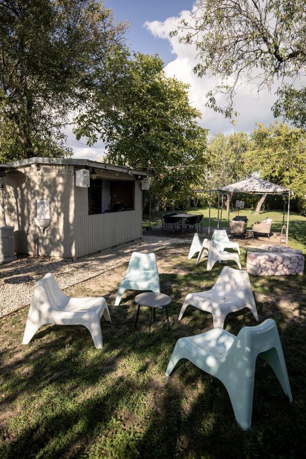 Manor Apartments, Csopak Zewnętrze zdjęcie