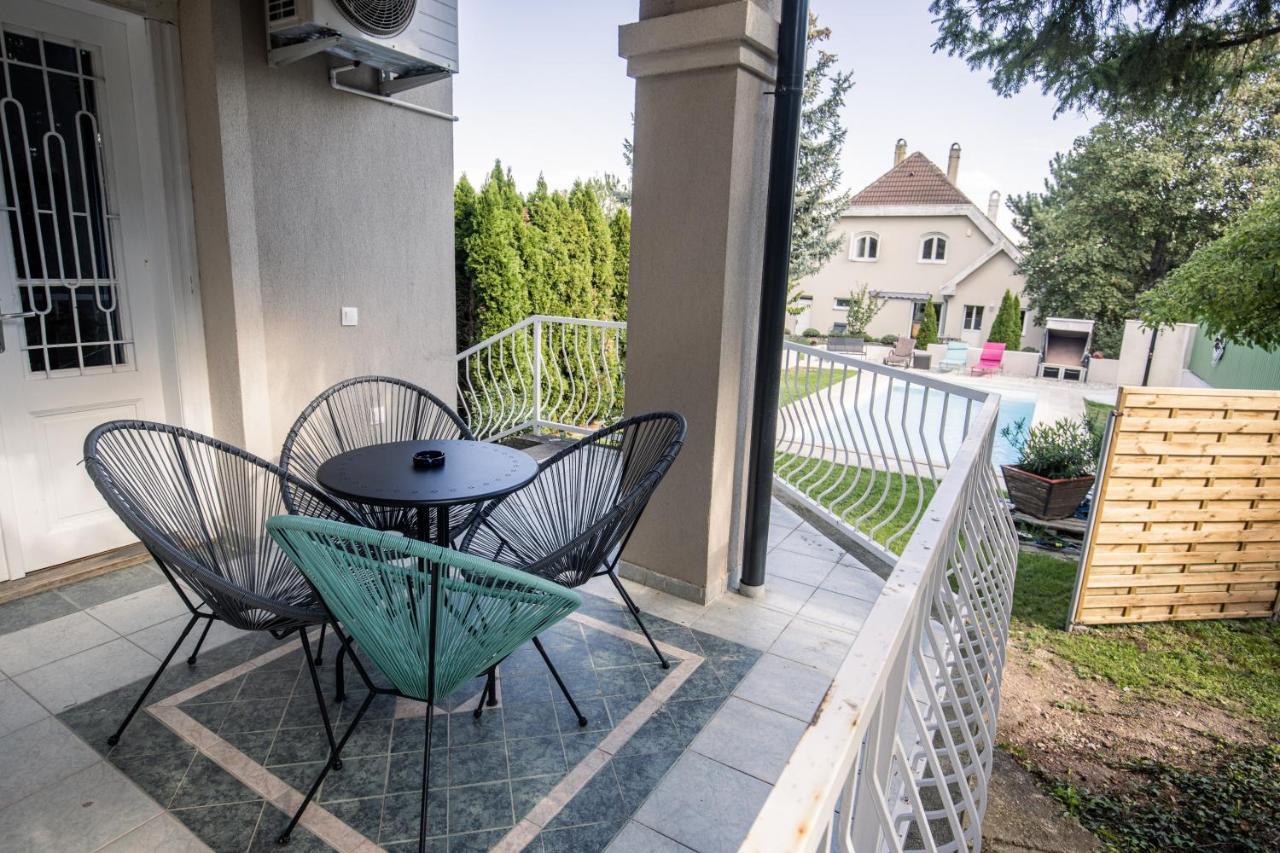 Manor Apartments, Csopak Zewnętrze zdjęcie
