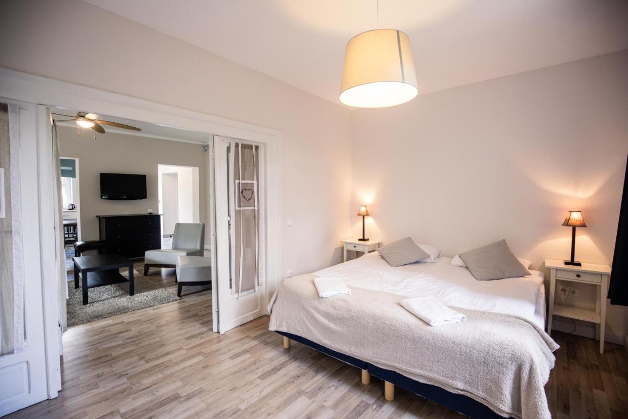 Manor Apartments, Csopak Zewnętrze zdjęcie