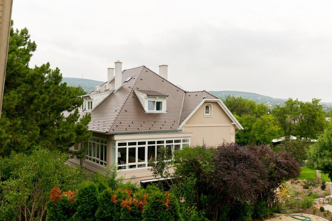 Manor Apartments, Csopak Zewnętrze zdjęcie
